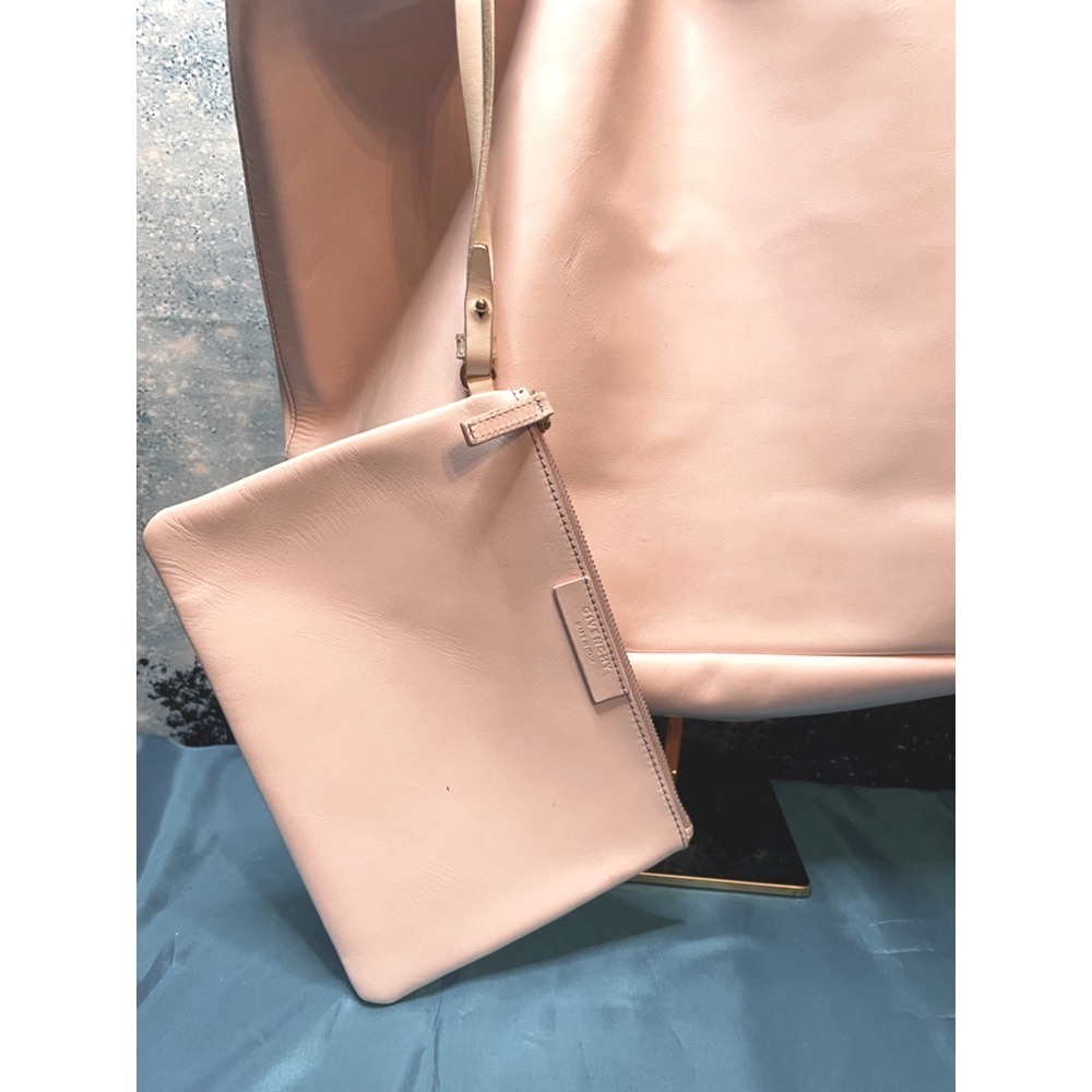 Gorgeous Givenchy Pale Pink Leather Tote Bag with Pouch Large - Picture 9 of 16